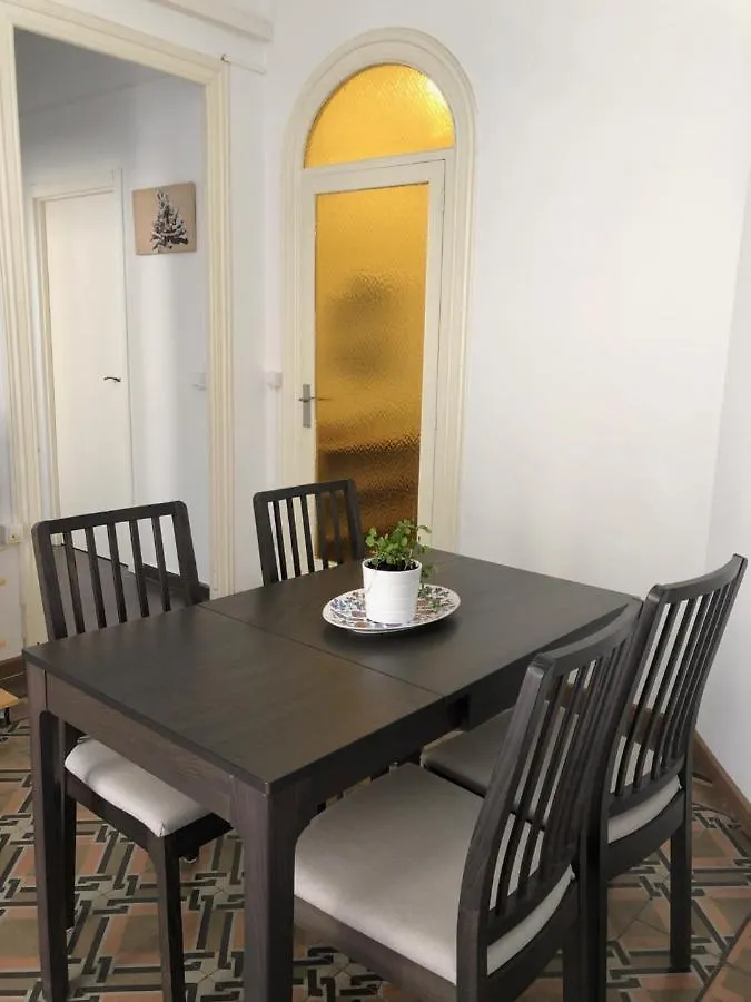 1 Casual Apartments